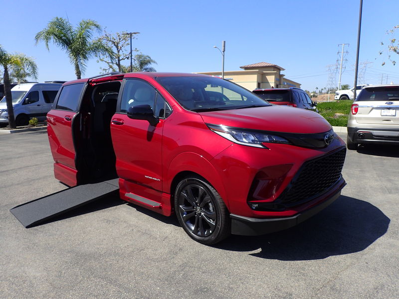 New 2026 Toyota Sienna