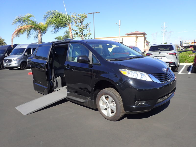 Used 2017 Toyota Sienna