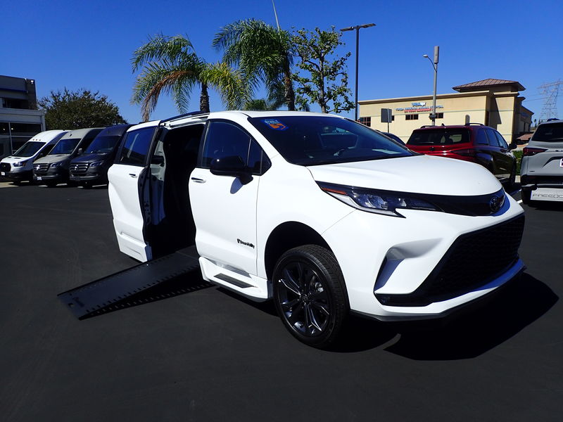 New 2026 Toyota Sienna