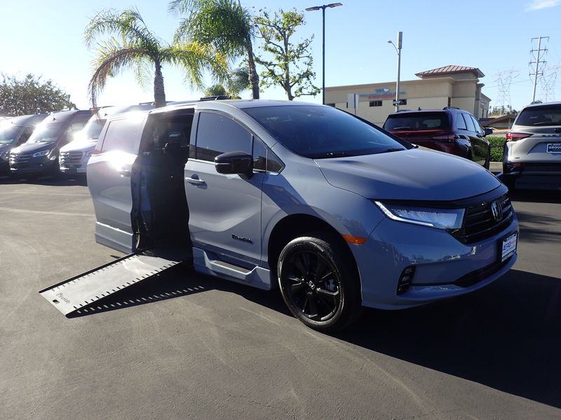 Used 2023 Honda Odyssey