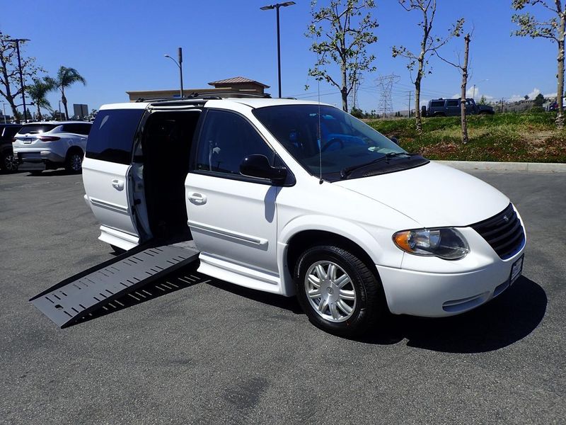 Used 2005 Chrysler Town and Country
