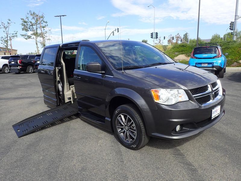 Used 2017 Dodge Grand Caravan