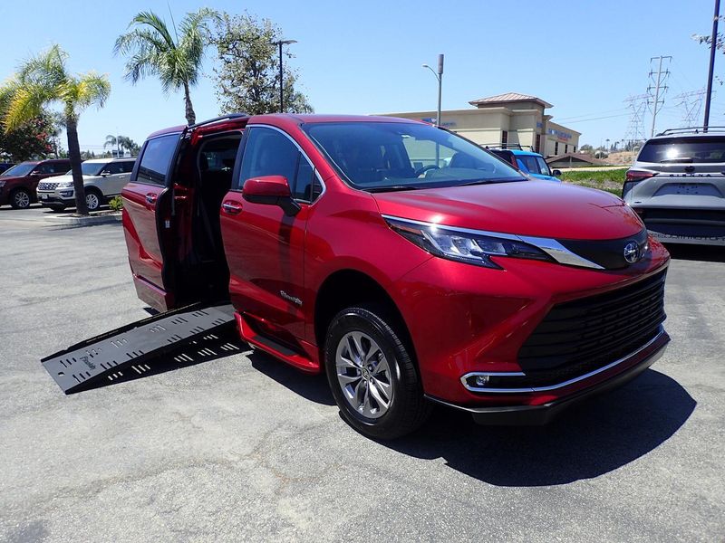 Used 2023 Toyota Sienna
