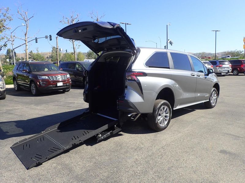 New 2026 Toyota Sienna