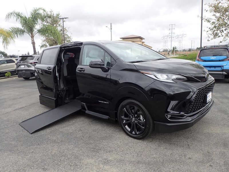 New 2026 Toyota Sienna