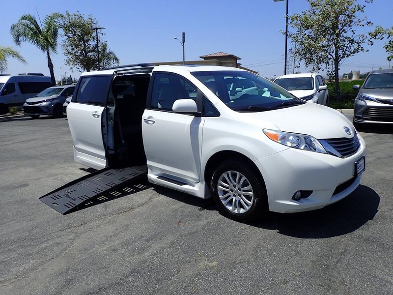 Used 2017 Toyota Sienna